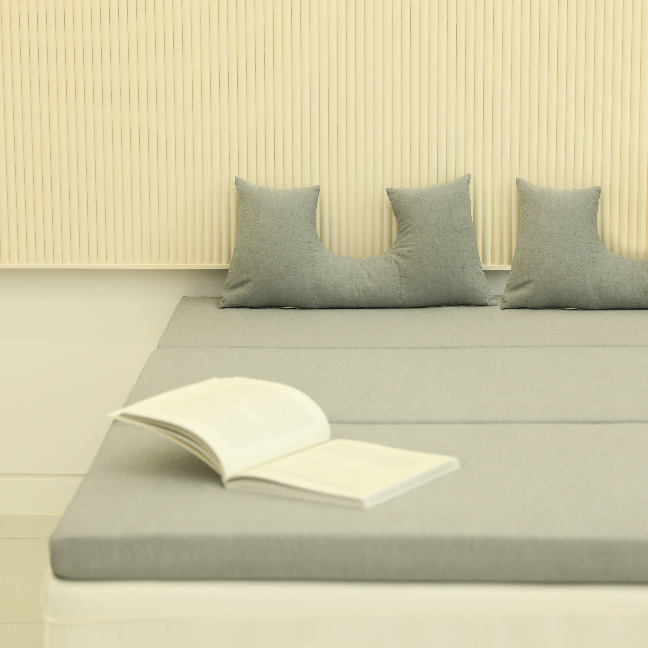 집앤콕 매트리스 수면매트 침대 토퍼 바닥 싱글 3단 접이식매트리스 5.5cm S