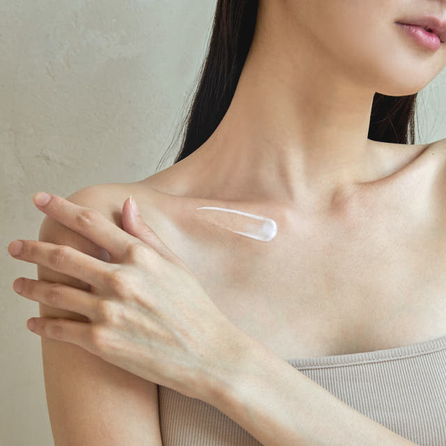 벤튼 세라마이드 카밍 아토 바디로션 300mL 모공각화증 향좋은 순한