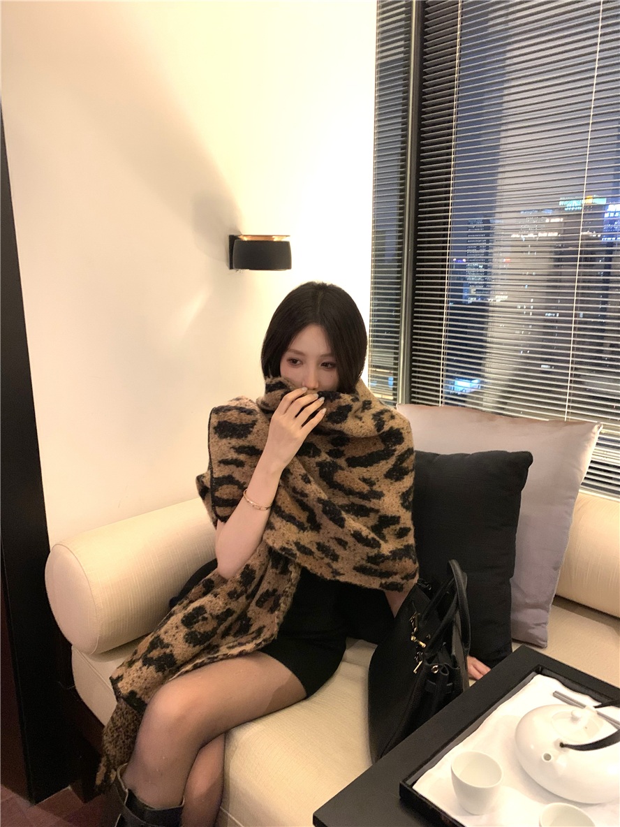 여성 표범 무늬 숄 스카프 캐시미어 머플러 - 상세 이미지 4