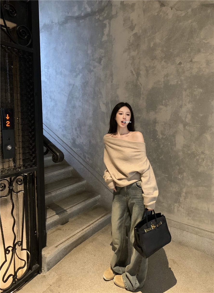 오프숄더 여성 긴팔 스웨터 여성수입의류 데이트룩 - 상세 이미지 4