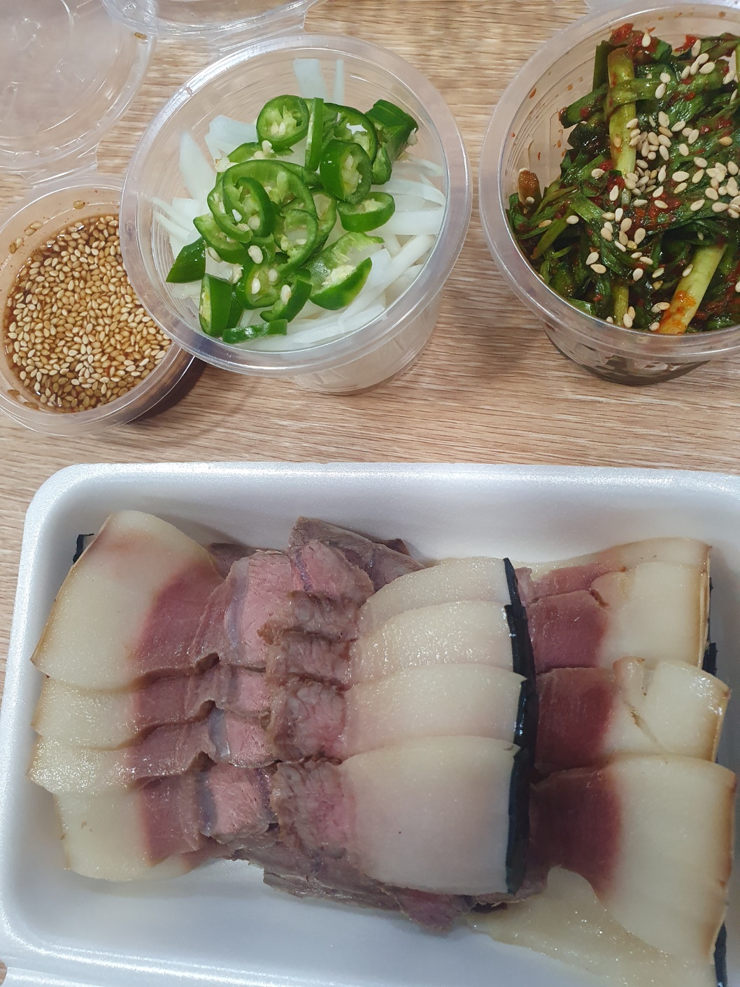 밍크 고래고기 100%냄새없는 밍크고래 수육 살코기 유명한 남천동 백경고래고기집 - 상세 이미지 4