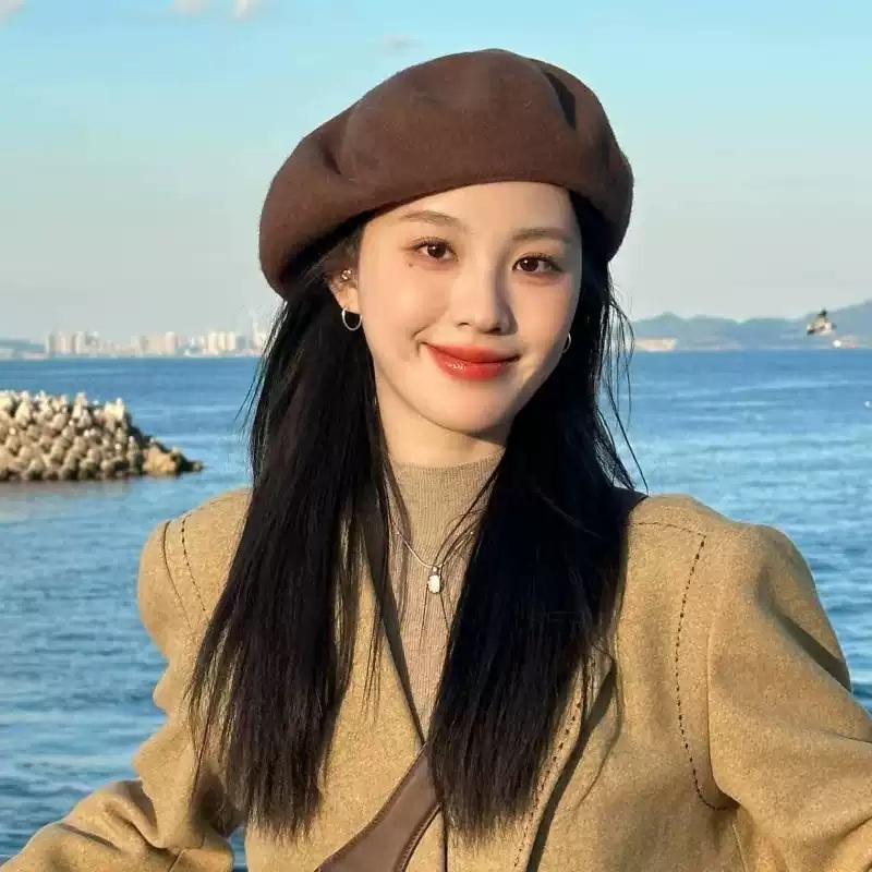 아일릿 원희 베레모 모자 공식유튜브 가을 복고풍 의상 옷 패션 - 상세 이미지 2