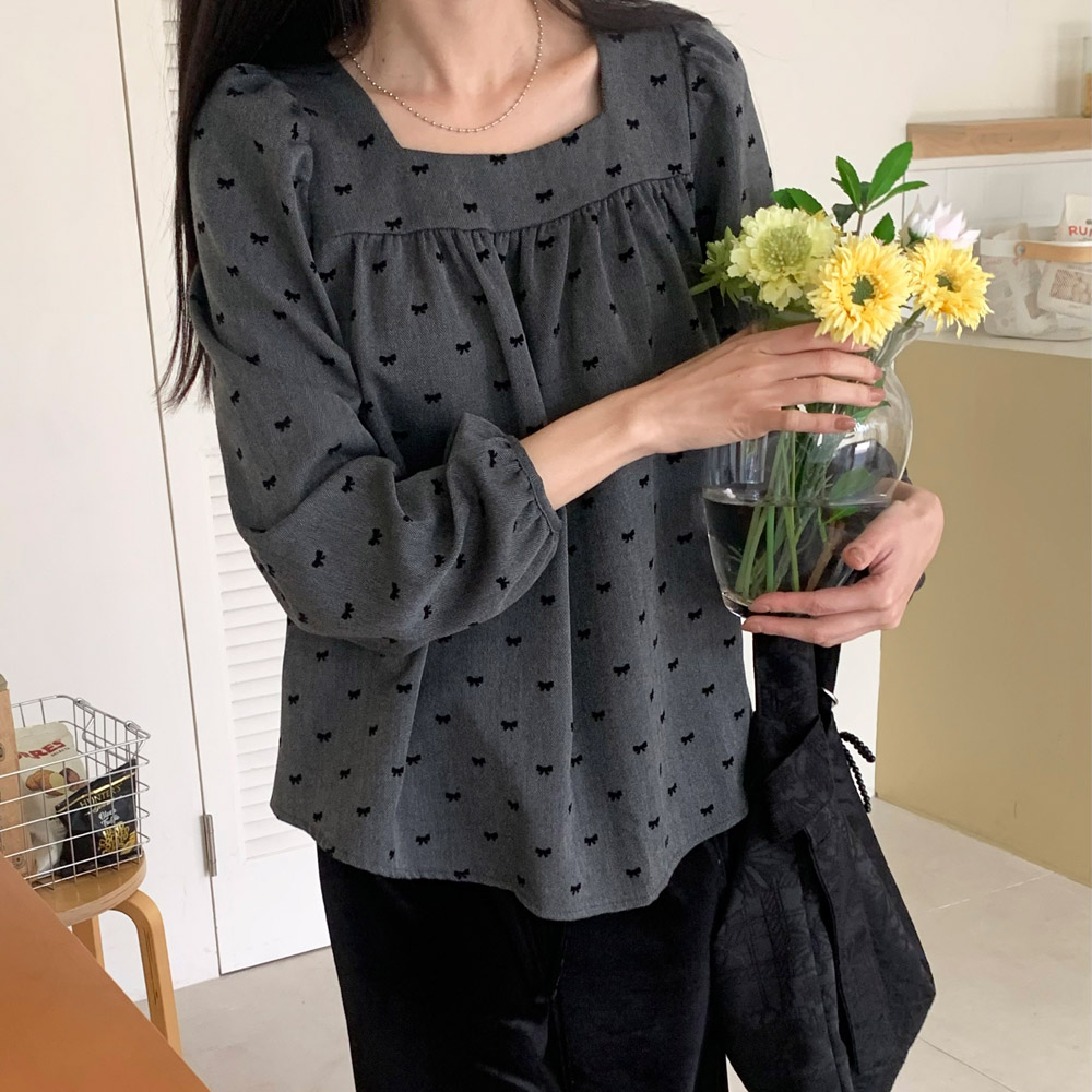 셔링 플레어 스퀘어넥 블라우스 긴팔 퍼프 가을 겨울 블라우스 차콜 블랙