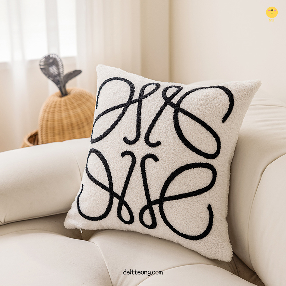 달떵 북유럽 벨벳 호박 거실 쇼파 쿠션 크림 모찌 꽃방석 포인트 둥근 원형 귀여운 침대