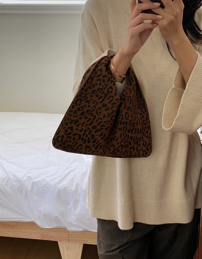 소가죽 스웨이드 셔링 미니 버킷 토트백 복조리 클러치가방