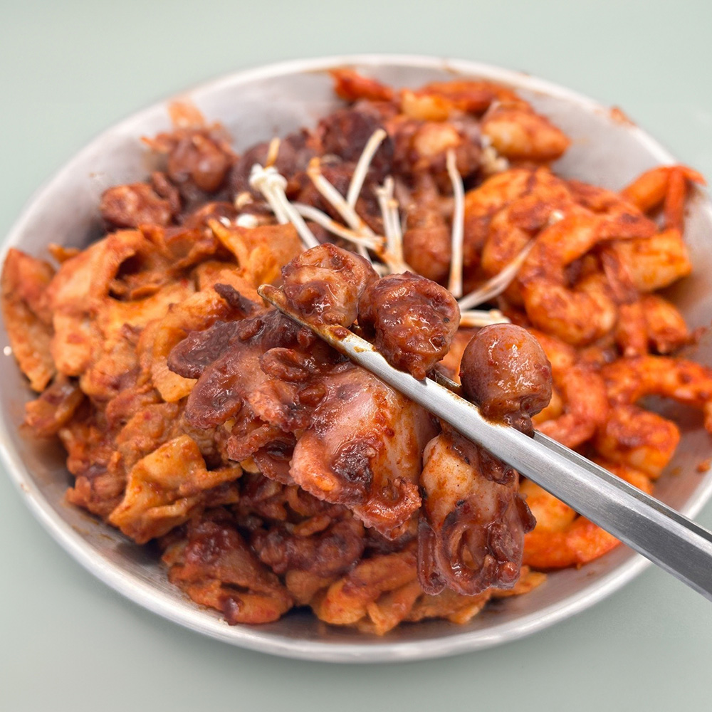 왕푸짐 쭈꾸미 삼겹살 새우 쭈삼새 볶음 밀키트 캠핑요리 집들이 생일잔치