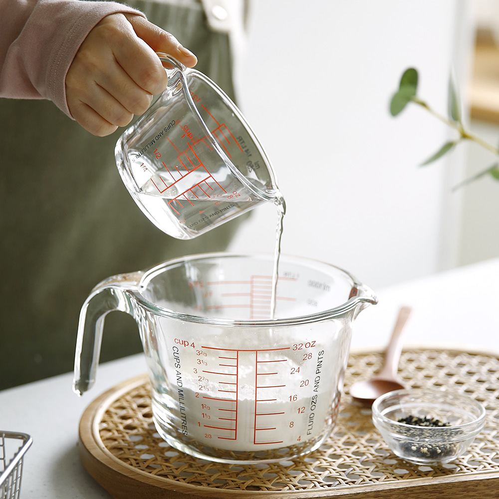 전자레인지 오븐에서 바로 조리 가능한 튼튼한 내열유리 계량컵 250ml - 상품 이미지