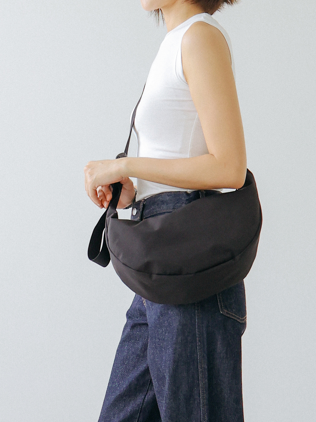 디토 나일론 호보백 슬링백 힙색 가벼운 하프문 반달 러닝 러너 슬링백 운동가방 크로스