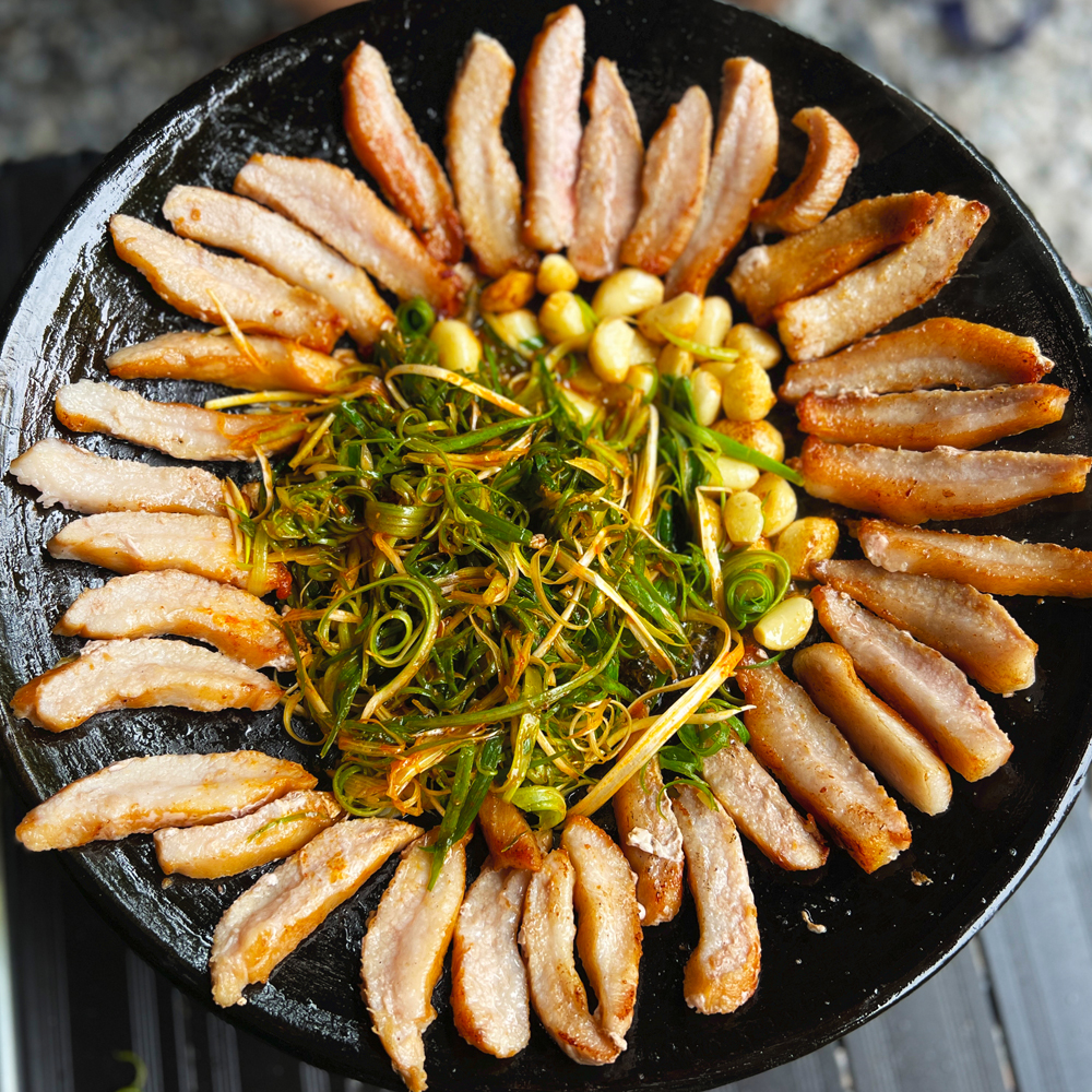 항정살 보리먹인 돼지 통항정살 수육 김치찜 천겹살 구이 덮밥 캠핑 음식 요리 고기 특수부위 이미지 7