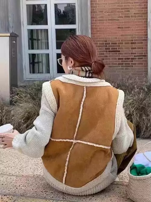 양면 스웨이드 조끼 양털 무스탕 리버시블 페이크퍼 여자연예인 드라마 패션 코디 2컬러 - 상세 이미지 5