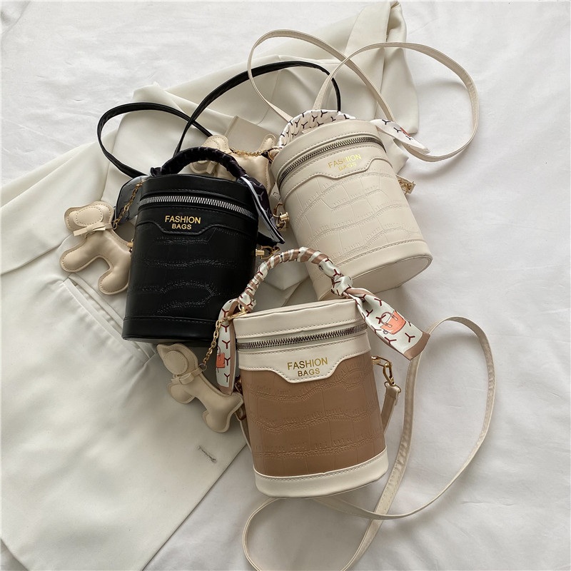 잠깐 나갔다올게 다이제 토트백 Fashion Bag - 메인 이미지