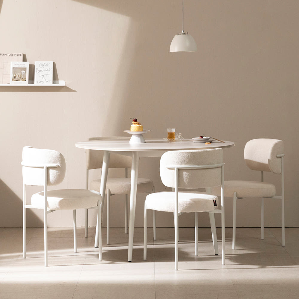 제나 원형 식탁 인테리어 매칭