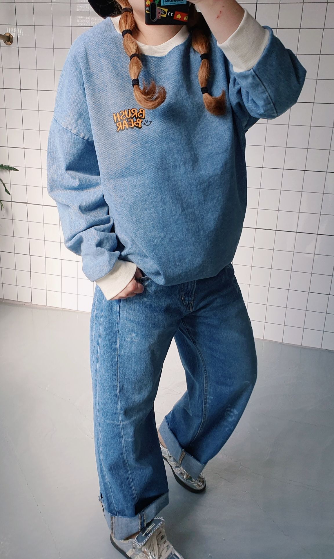 (무배) 리얼 데님 그레피티 청 맨투맨 티셔츠 - 상세 이미지 2