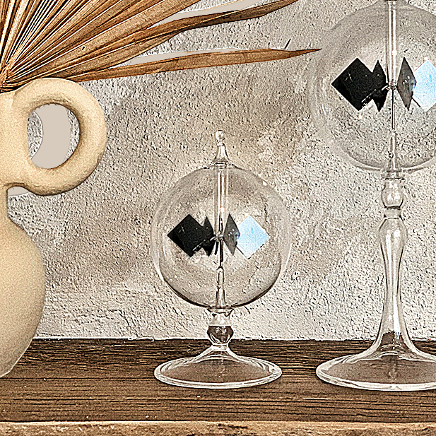 유월가게 라디오미터 유리 오브제 모빌 썬캐쳐 키네틱아트 미니타입