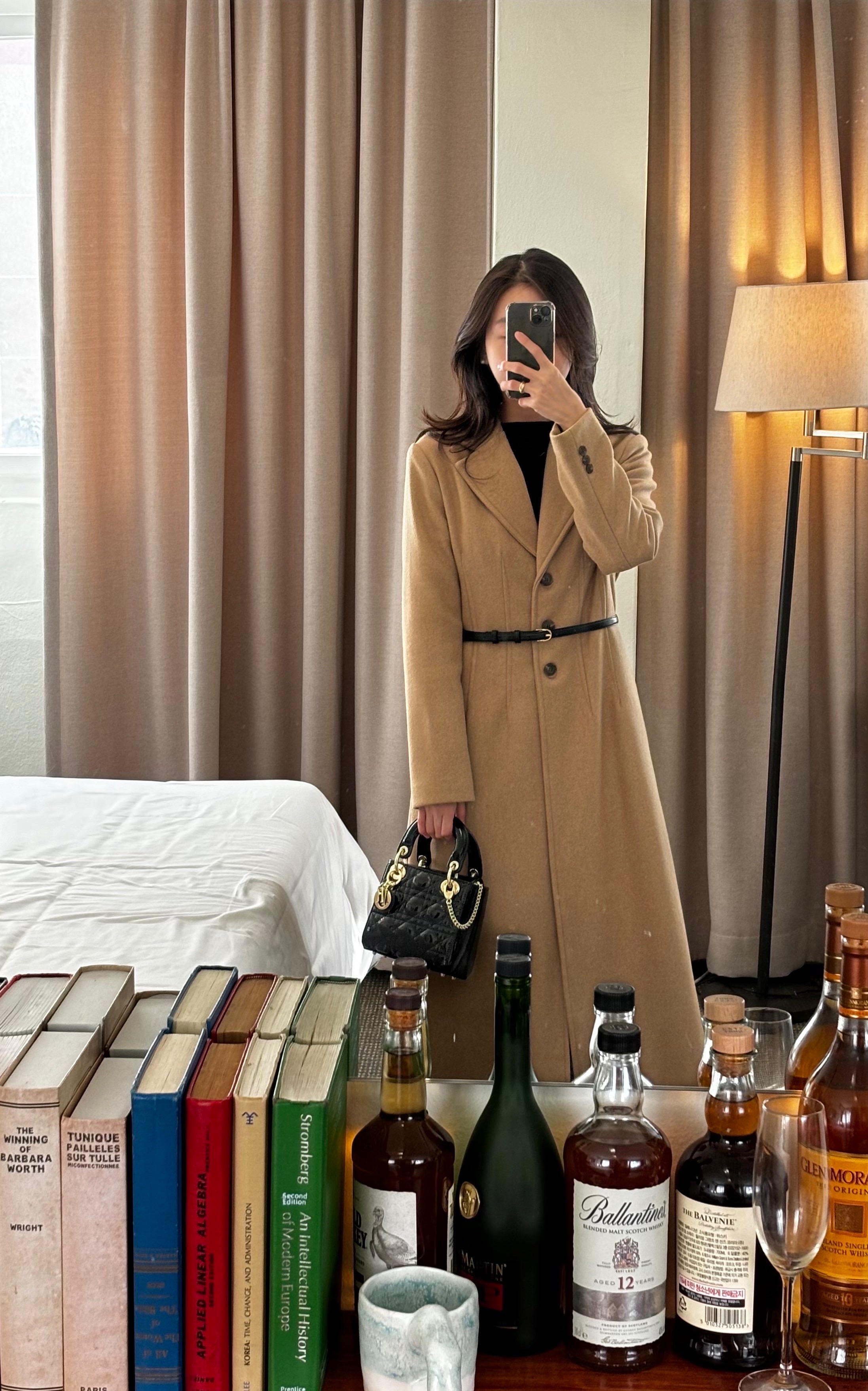 여성 겨울 울코트 싱글 카라 메텔 슬림 A라인 맥시 플레어 허리라인 핀턱 울 롱코트 카멜 베이지 상세 이미지 9