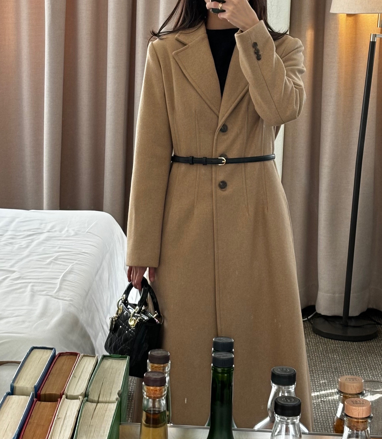 여성 겨울 울코트 싱글 카라 메텔 슬림 A라인 맥시 플레어 허리라인 핀턱 울 롱코트 카멜 베이지 상세 이미지 8