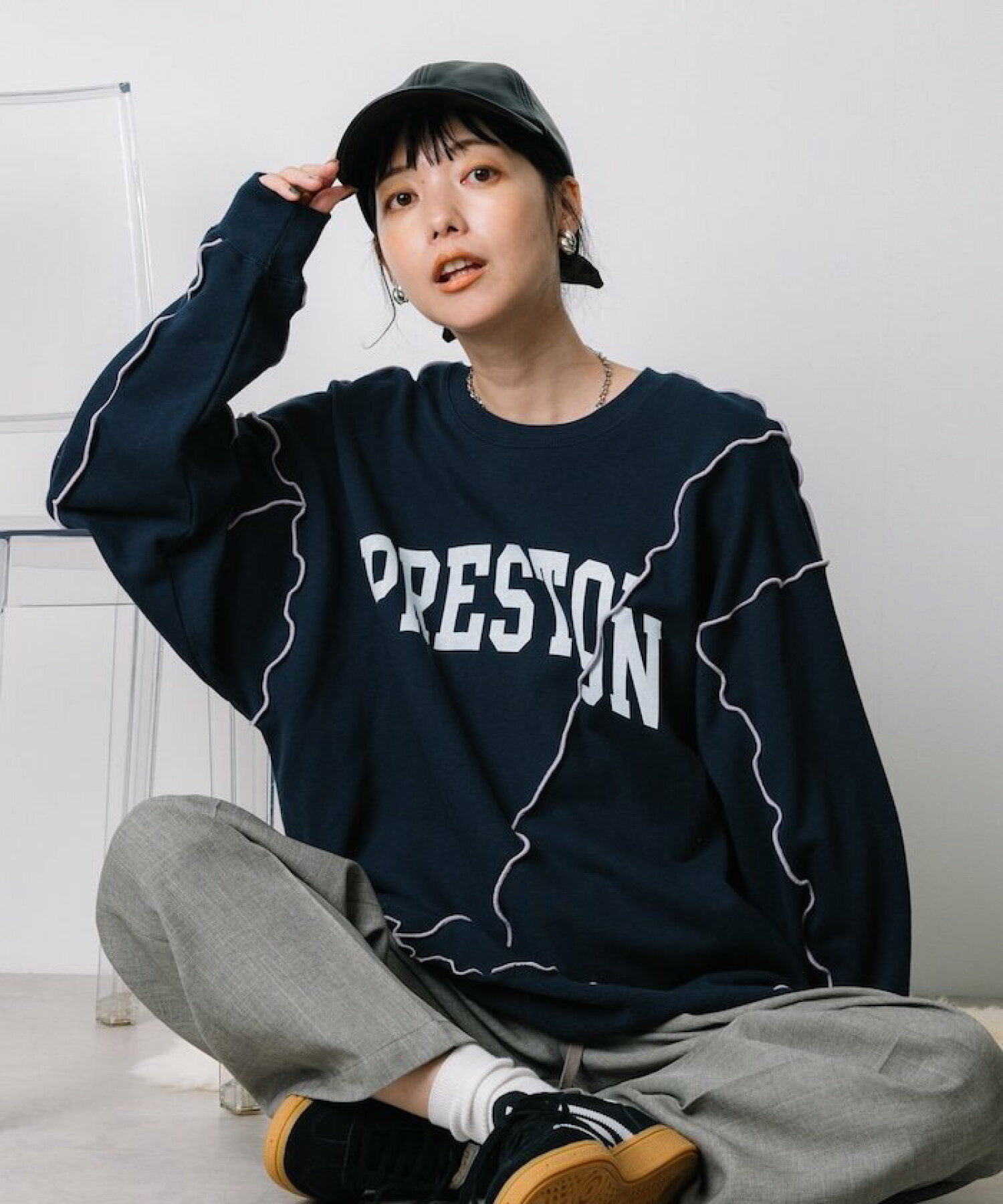 프릭스스토어 FREAKS STORE 로고 배색 멜로우 스웨트셔츠 4컬러 - 상세 이미지 2