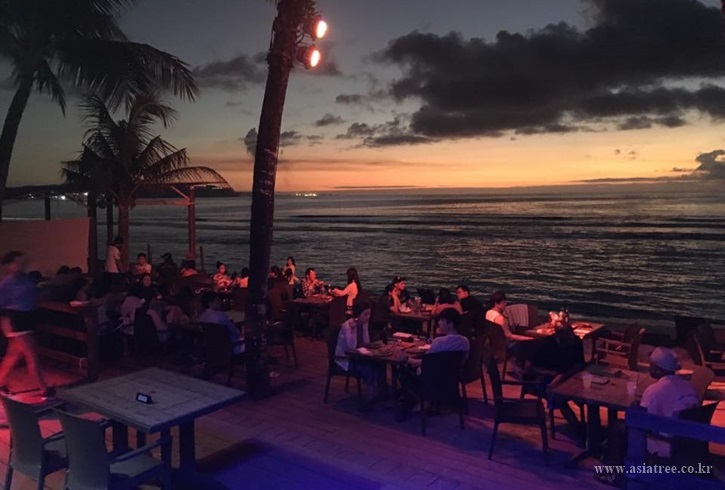 [선셋맛집] 더 비치바 레스토랑(The Beach Bar) 서브 앤 터프 테이블예약 - 상품 이미지