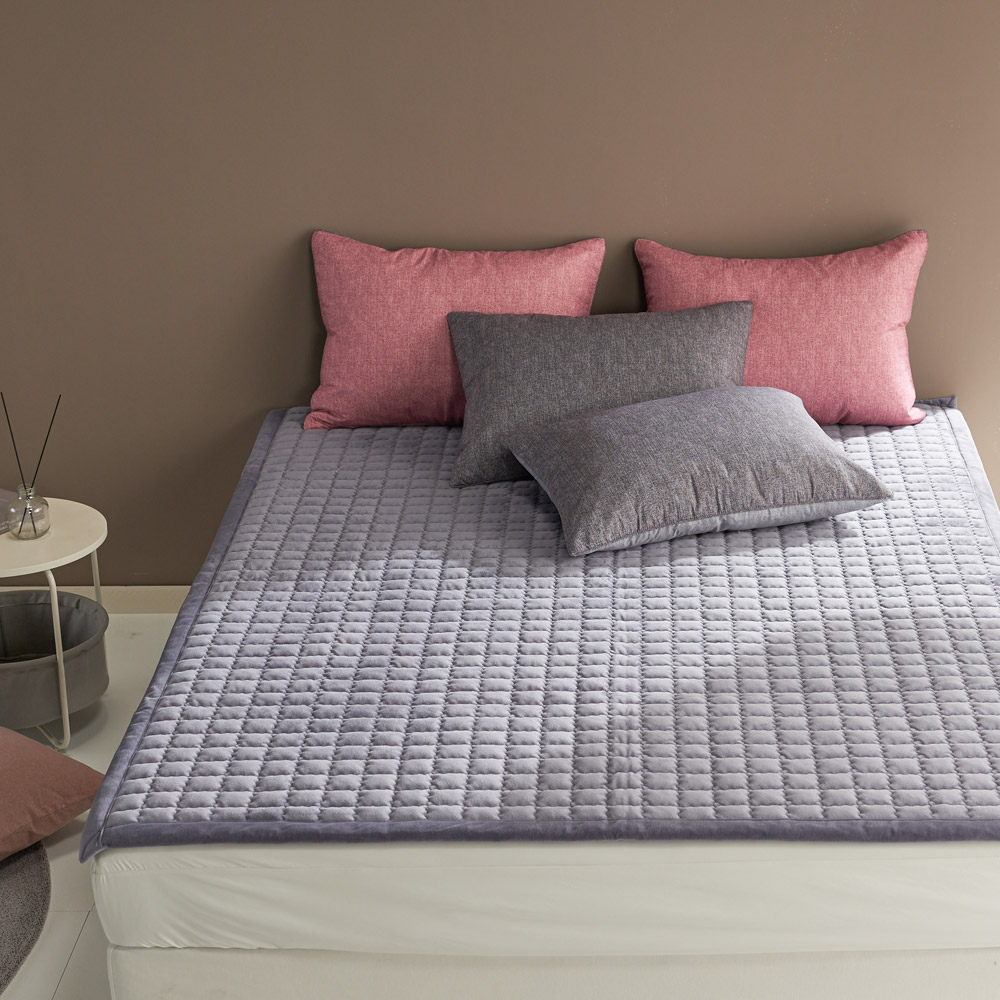 베일리 밍크 극세사 카페트 겸 침대패드 SS/Q 차콜