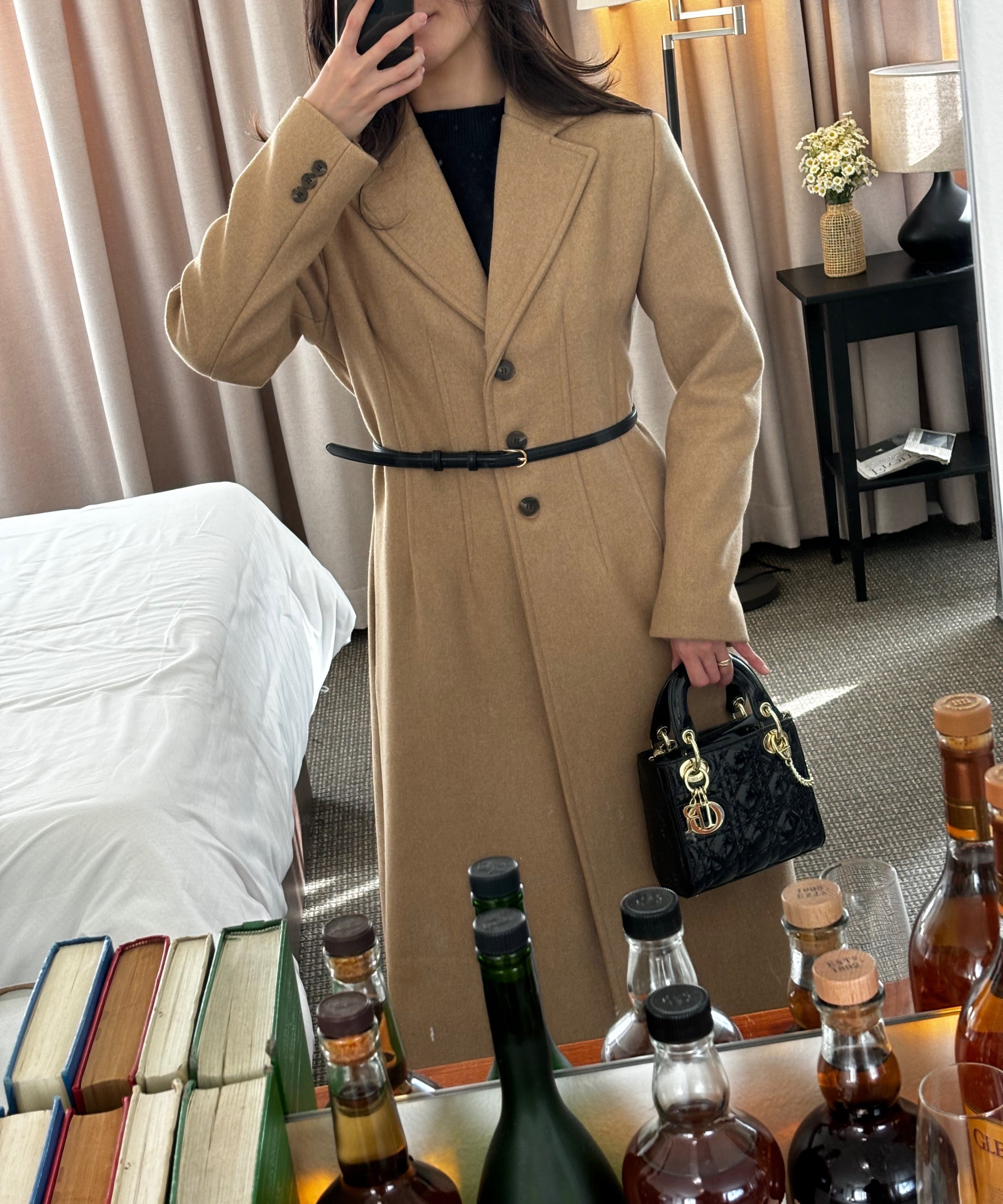 여성 겨울 울코트 싱글 카라 메텔 슬림 A라인 맥시 플레어 허리라인 핀턱 울 롱코트 카멜 베이지 상세 이미지 11