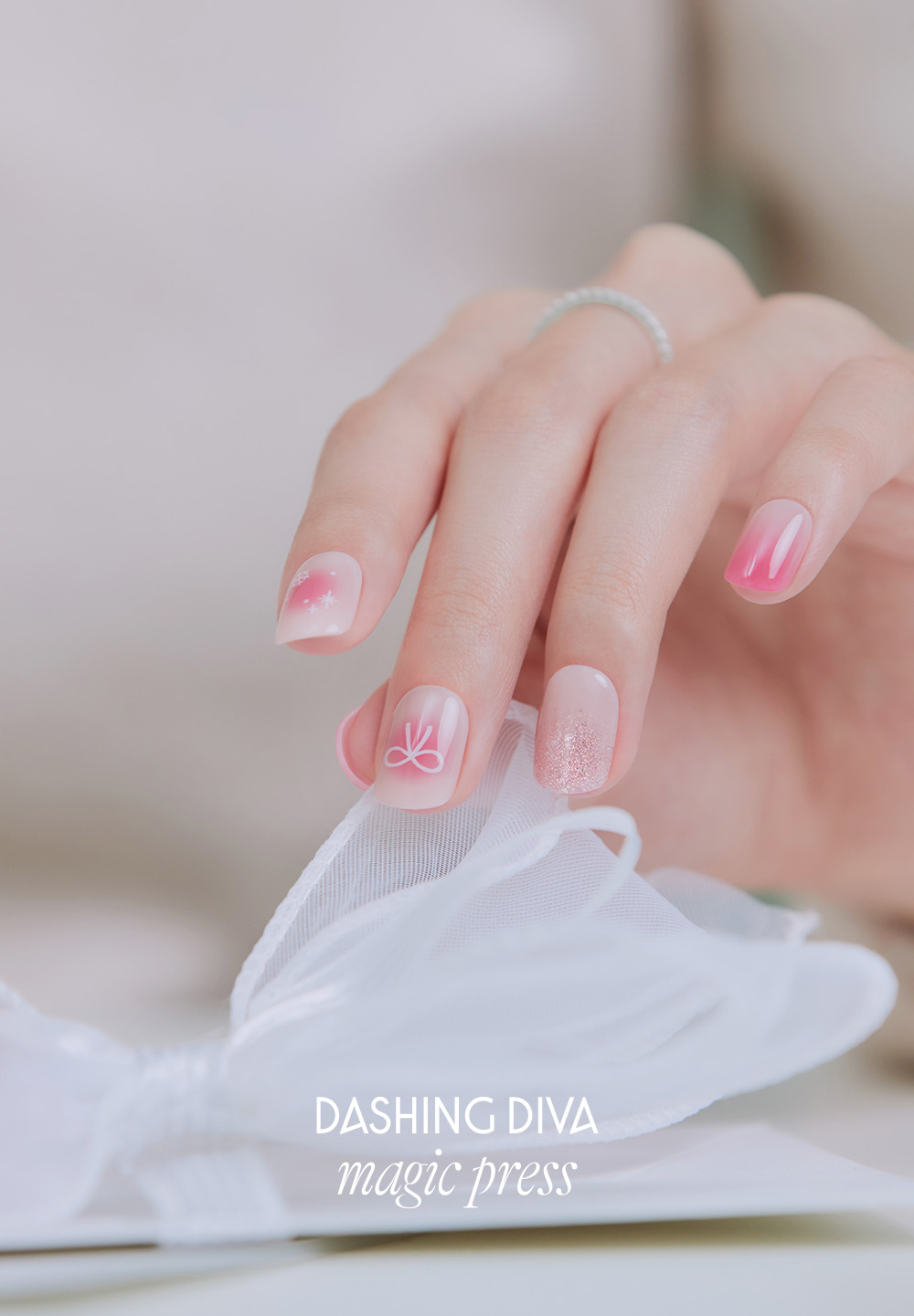 Dashing Diva Magic Press Pinky Ribbon Regular Round Nails