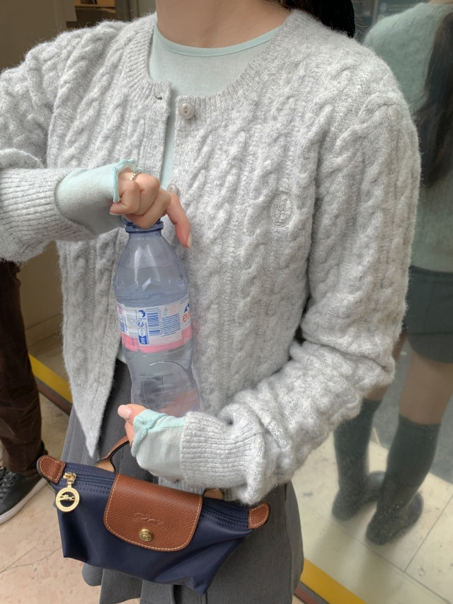 ✨후기극찬!💕URBANE MADE💕 조이 크롭 케이블 알파카 꽈배기 가디건 (3c) 상세 이미지 196