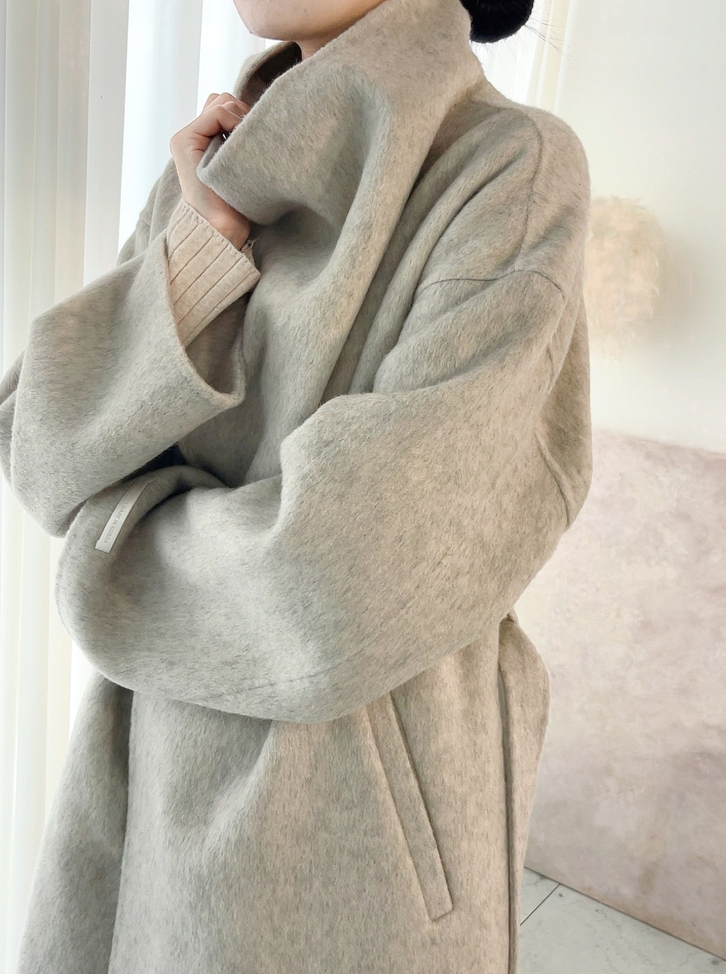 유어룸 르쥬 숄더 카라 핸드메이드 롱 코트 상세 이미지 8