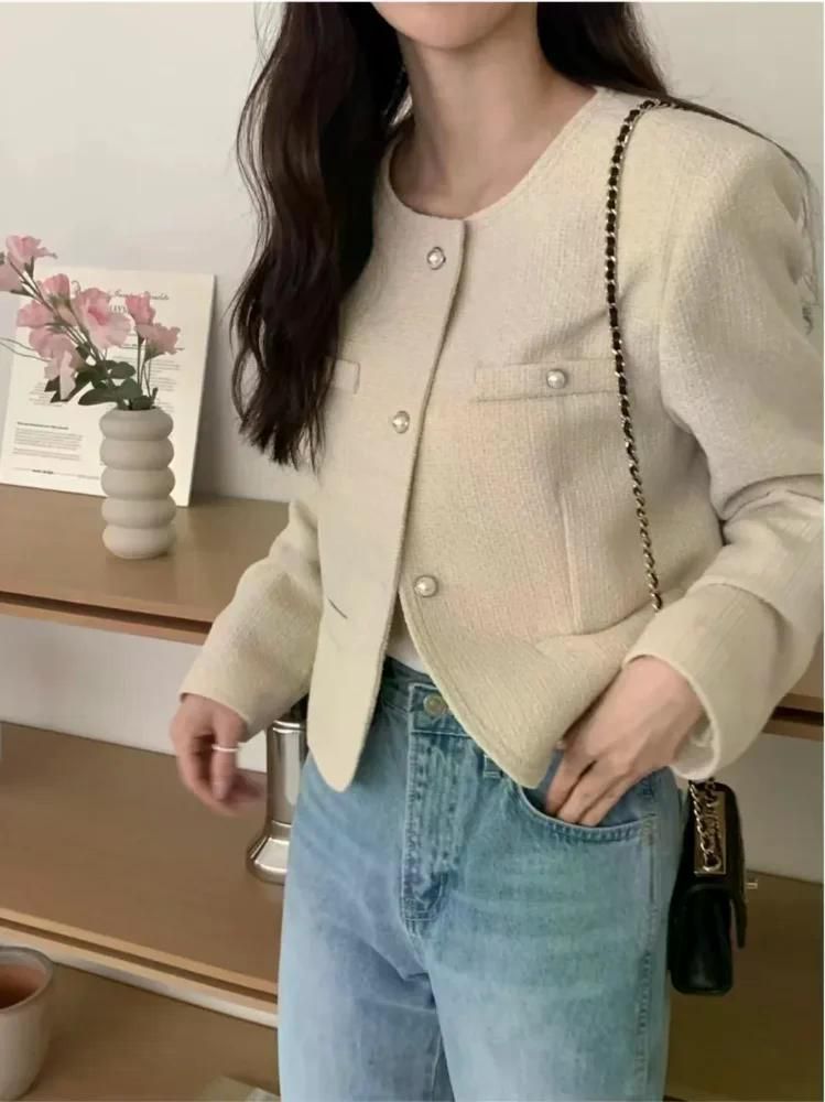 우아한 긴 소매 두꺼운 여성 자켓 가을/겨울 짧은 재킷 라운드 칼라 진주단추 화이트 - 상세 이미지 3