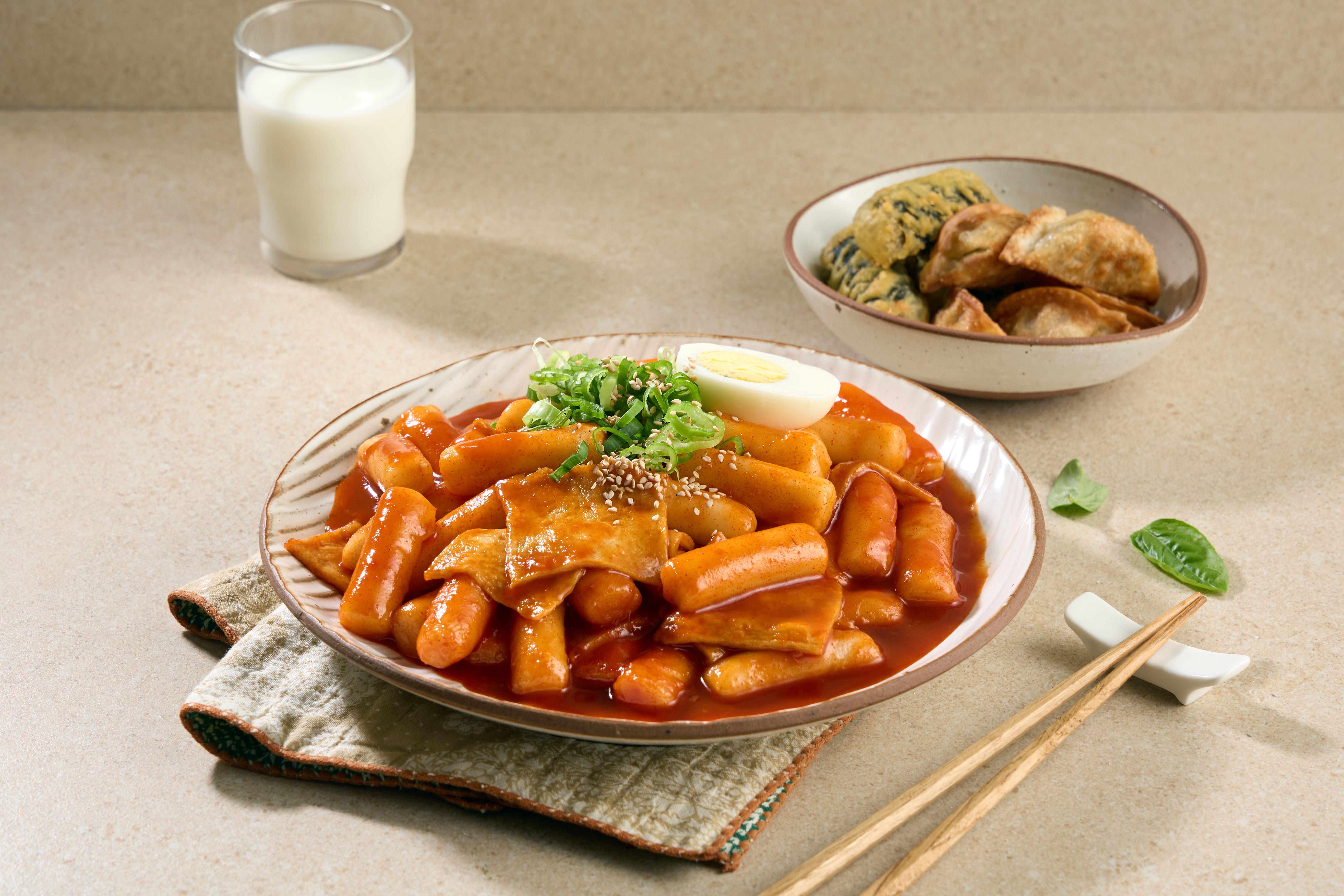 낭만부부 무설탕 쌀 떡볶이 밀키트 2인분(480g) 옛날 국물 가래떡 세트 재료 - 상품 이미지