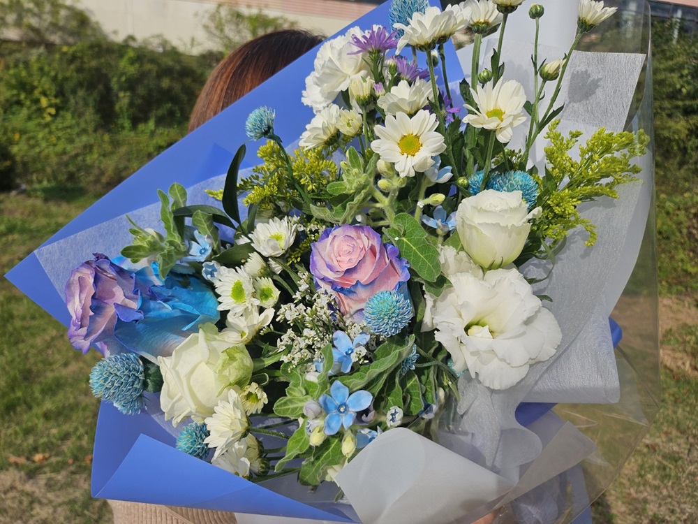 유스풀몰 흰파랑 한다발 생화 꽃배달 싼곳 정기구독 정기배송 - 상세 이미지 2