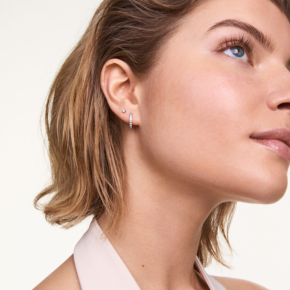 다니엘 웰링턴 MICRO CRYSTAL HOOP EARRING 크리스탈 후프링 이어링 - 상세 이미지 4