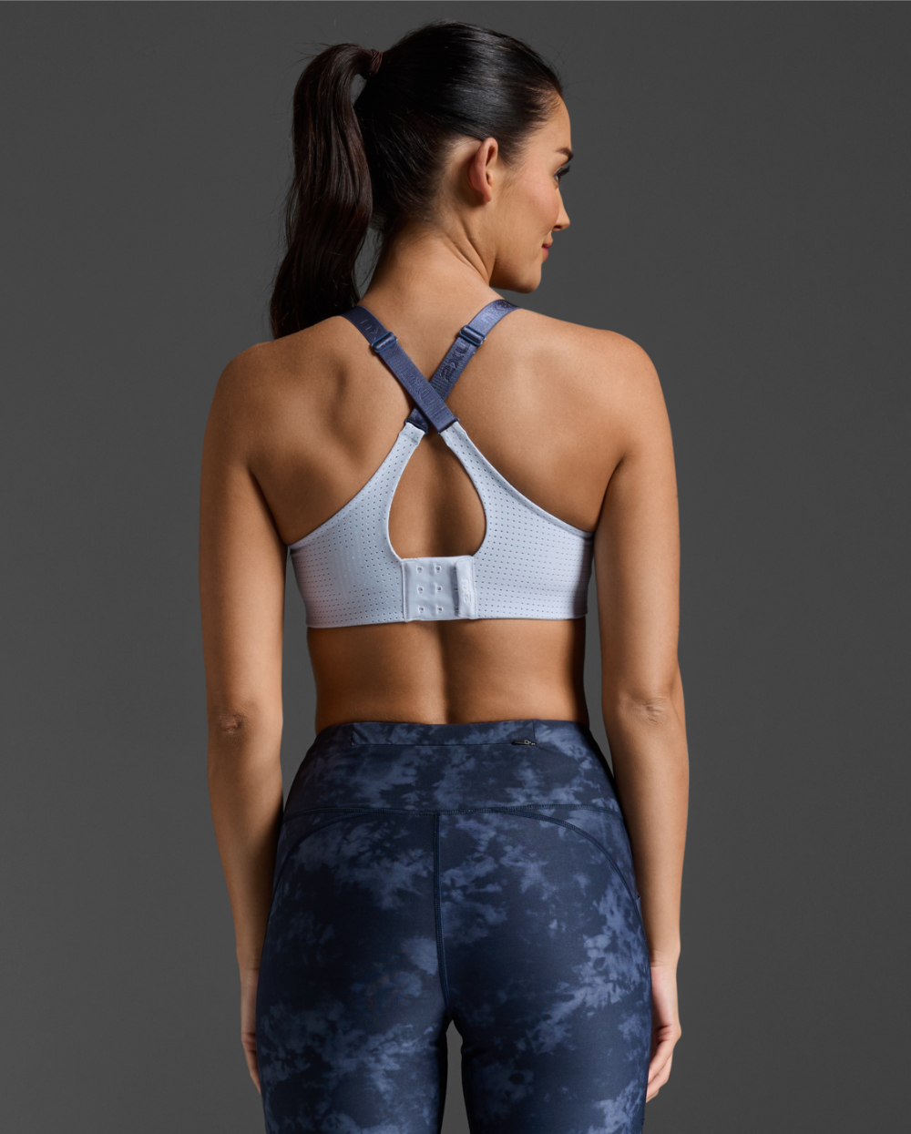 2XU 러닝 스포츠브라 스포츠브라탑 에어로 미디움 임팩트 브라탑 WR6347A_HAL_IND 이미지 6