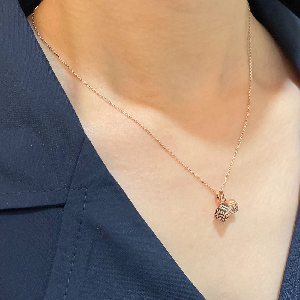 14K 18K 더블 사각 큐브 로마 숫자 딸랑이 목걸이 펜던트 - 상세 이미지 2