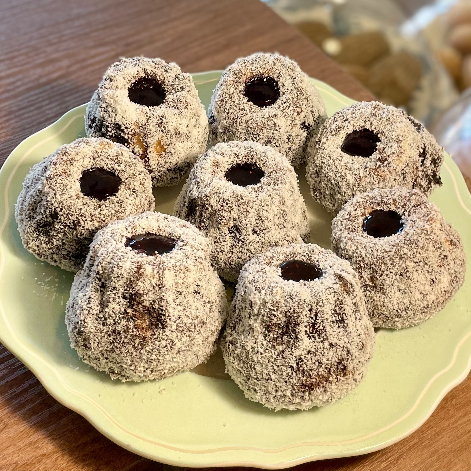 비건 병아리콩 레밍턴 케이크 비건빵 식물성 지구본 - 상품 이미지