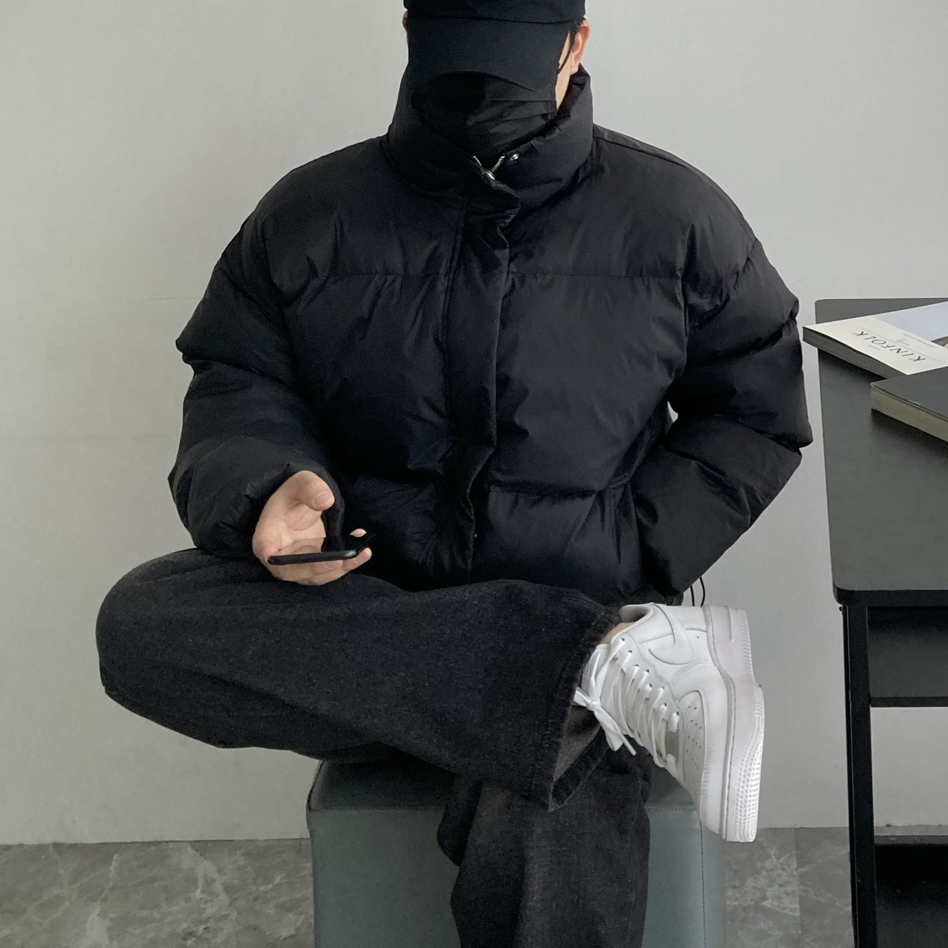 남자 패딩점퍼 티모시H 웰론 하이넥 반유광 크롭 투웨이집업 이미지 7
