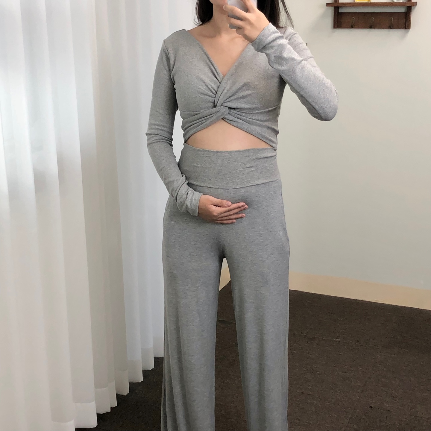 [스판굿 국내제작✨] 만삭사진 꼬임 크롭티 만삭촬영 주수사진 요가복 코튼 스판 심플 임산부 임부복 만삭티셔츠 상세 이미지 15