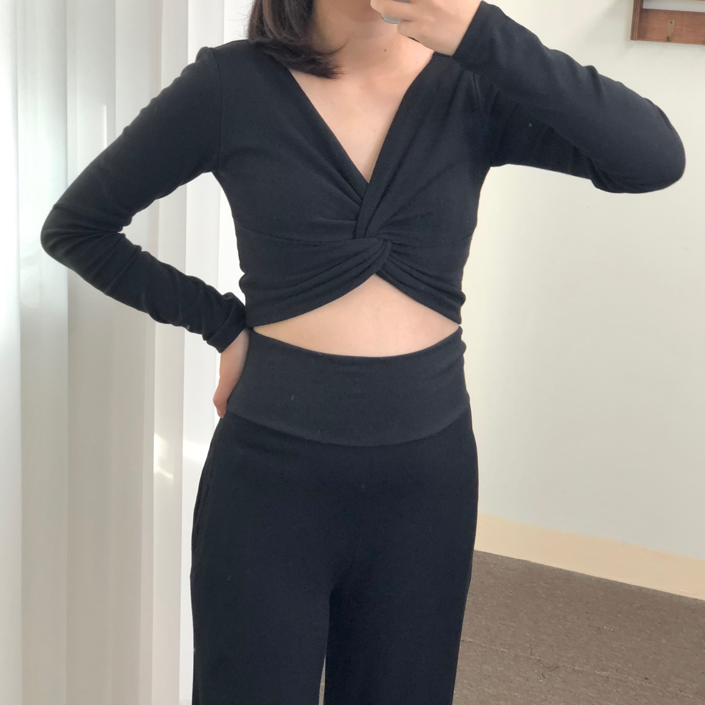 [스판굿 국내제작✨] 만삭사진 꼬임 크롭티 만삭촬영 주수사진 요가복 코튼 스판 심플 임산부 임부복 만삭티셔츠 상세 이미지 9