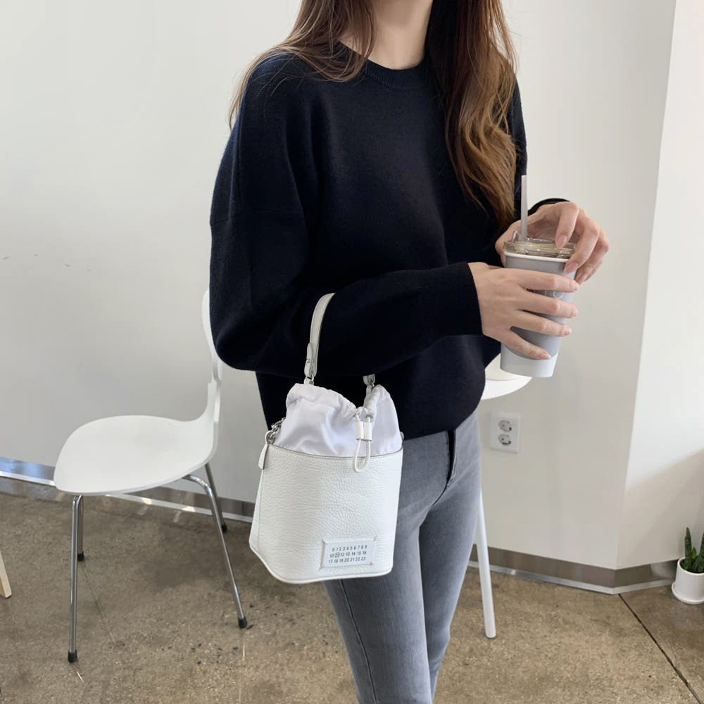 부드러운 오버핏 캐시미어 니트 라운드 가을 겨울 여성니트티 블랙 핑크 보라색