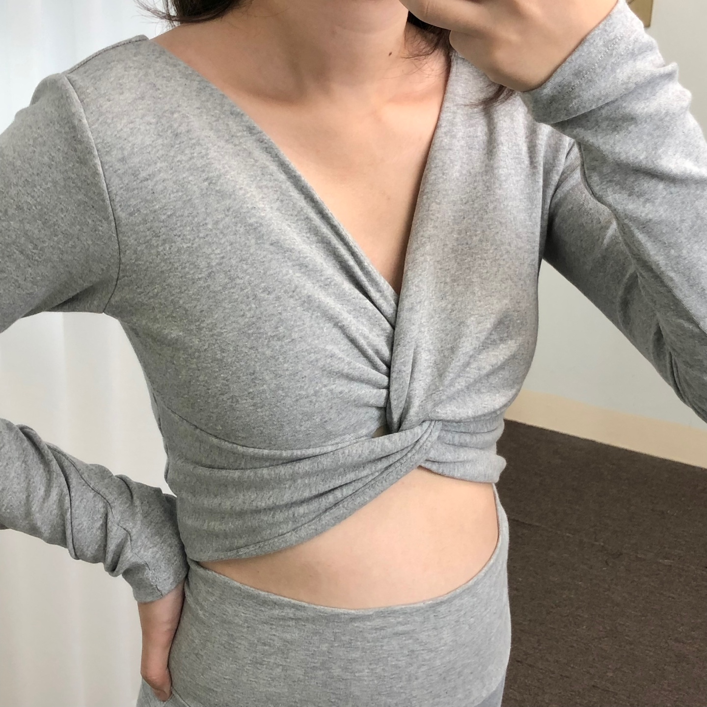 [스판굿 국내제작✨] 만삭사진 꼬임 크롭티 만삭촬영 주수사진 요가복 코튼 스판 심플 임산부 임부복 만삭티셔츠 상세 이미지 16