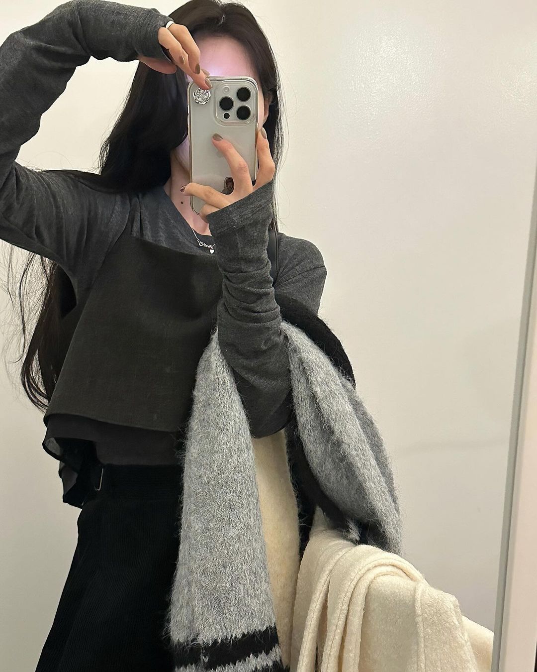 브롬 여성 겨울 기모 레이어드 이너 크롭 레이스 뒷트임 뷔스티에 조끼 - 상품 이미지