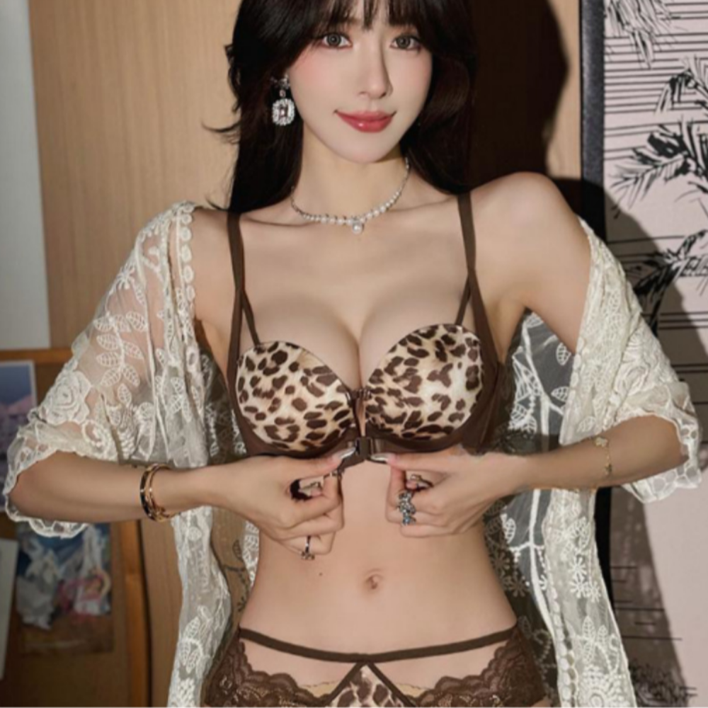 앞후크브라 세트 호피 하프컵 반컵 레오파드 윗가슴 처진 벌어진 새가슴 모아주는 패드일체형 - 메인 이미지
