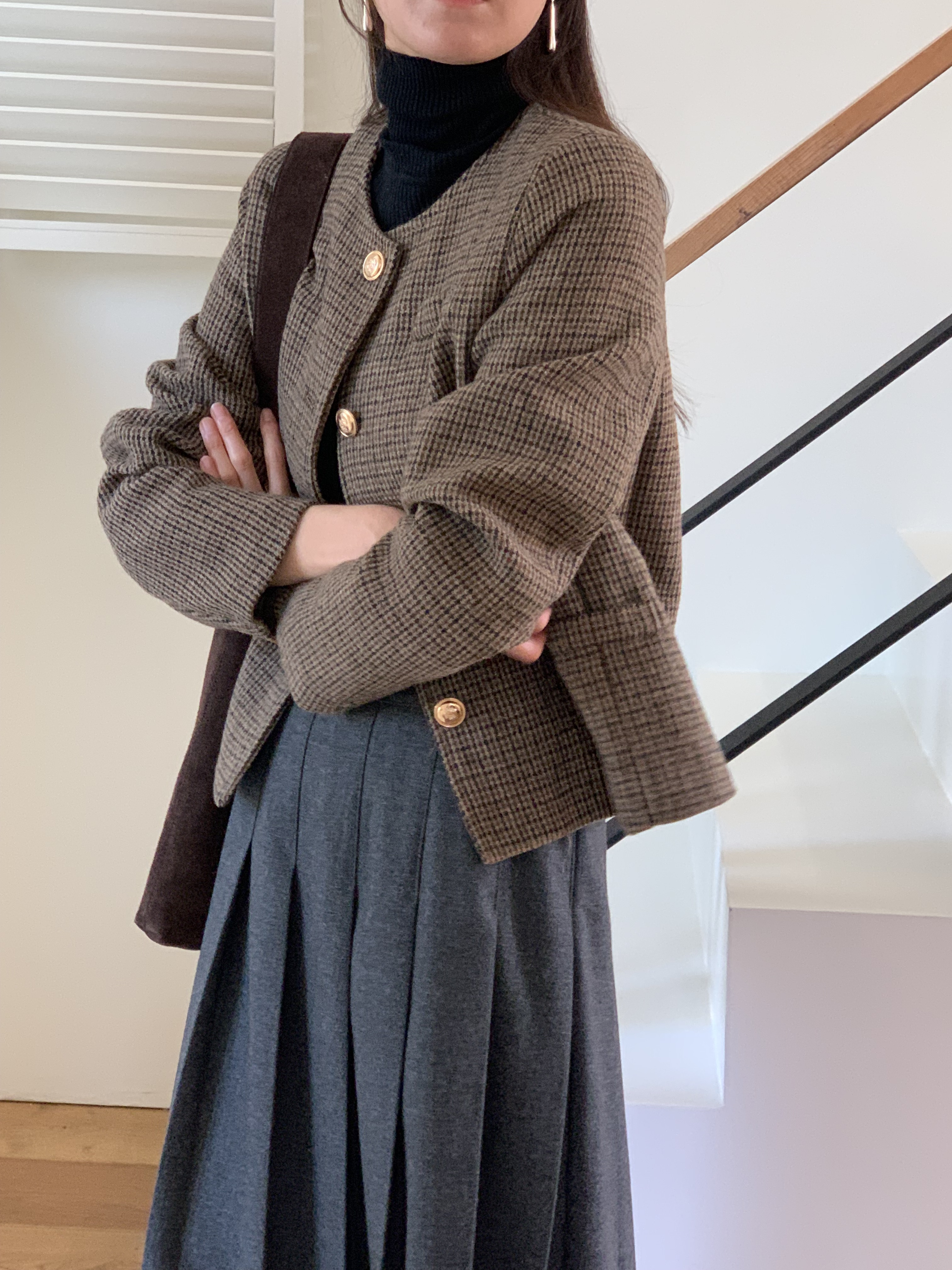 인디고 겨울 체크 금장 단추 자켓 / 자켓,재킷,숏자켓,스웨이드자켓,울자켓,숏코트,하객룩,겨울하객룩,무스탕,연말룩,아우터,오피스룩 - 상세 이미지 2