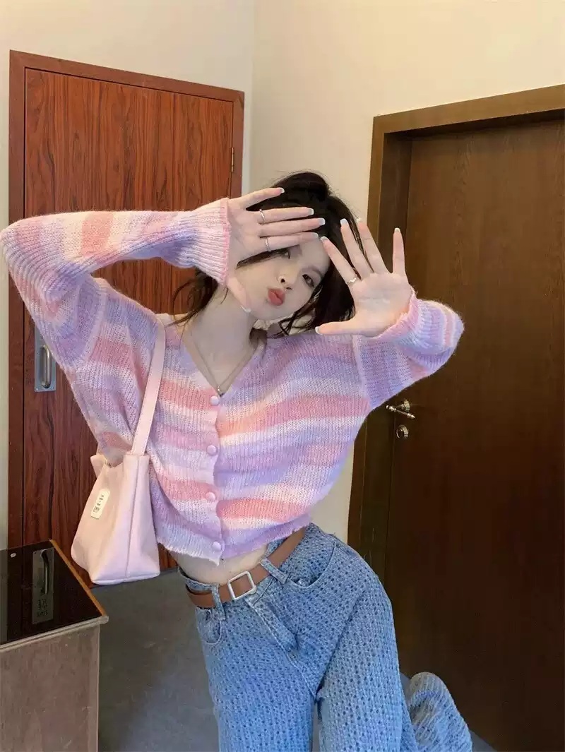 브이넥 스트라이프 가디건 퍼플 레인보우 핑크 짧은 크롭 루즈핏 패션 코디 가을 겨울 - 상세 이미지 4