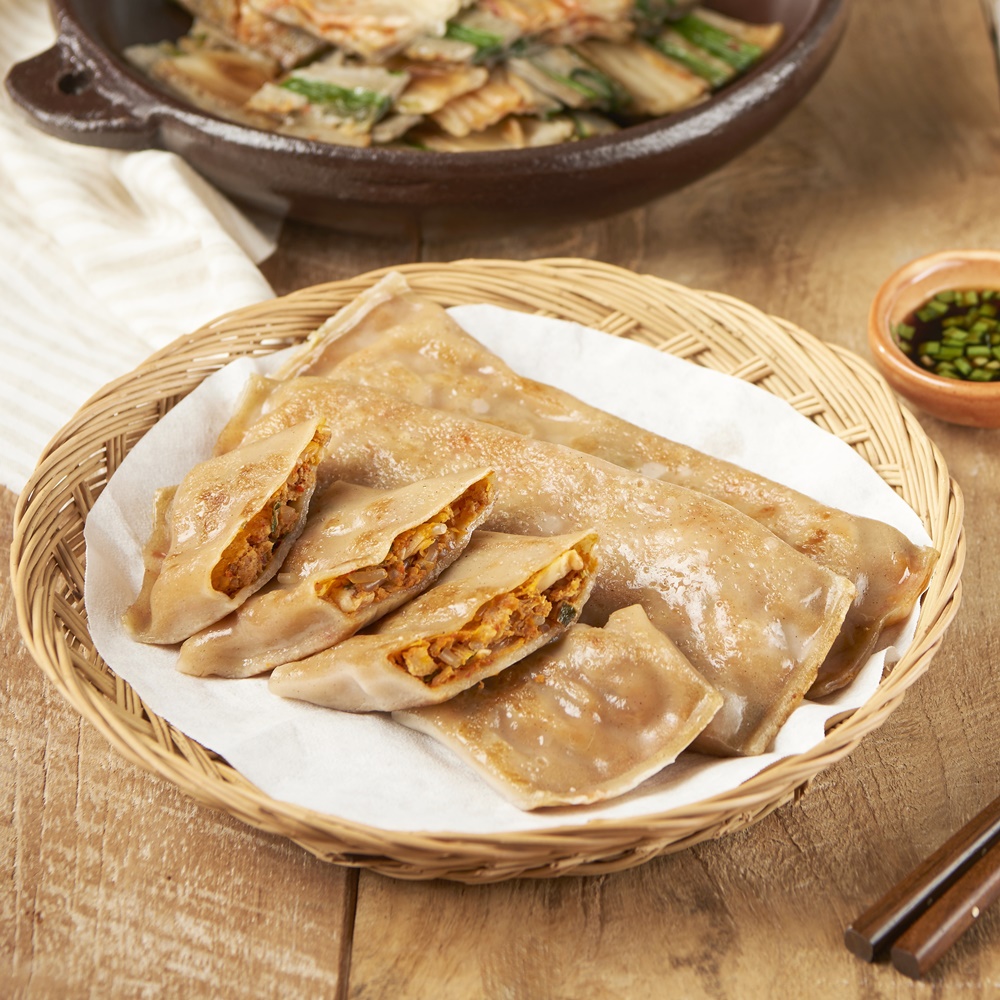 엄지 맛있는 메밀전병만두 업소용 김치, 1.2kg, 8개 - 상품 이미지