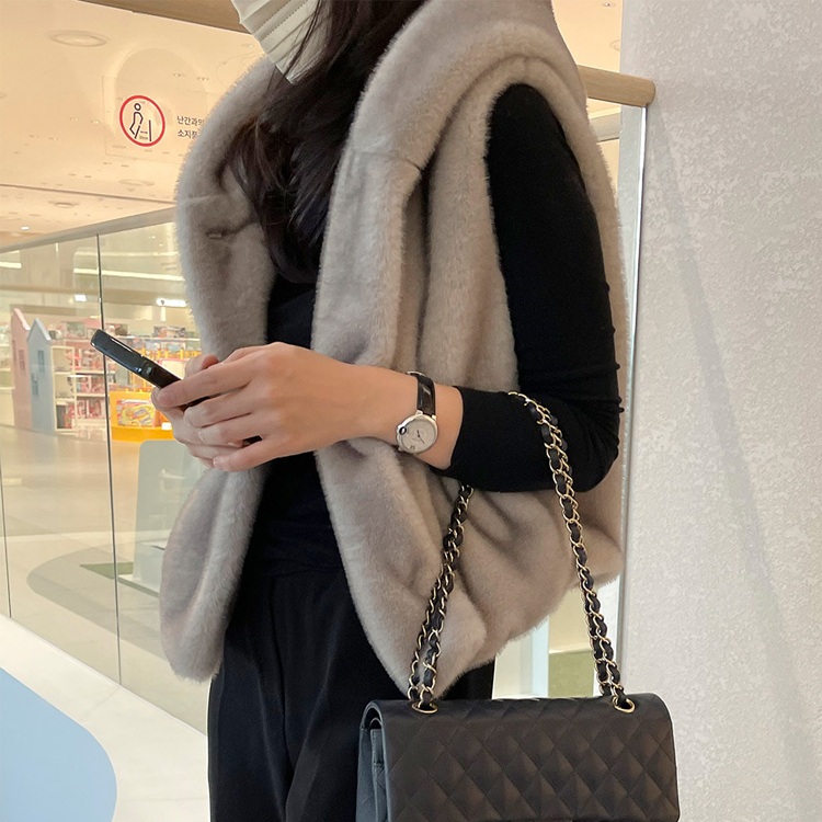 인조모피 따뜻한 루즈핏 페이크퍼 후드조끼 - 상세 이미지 2