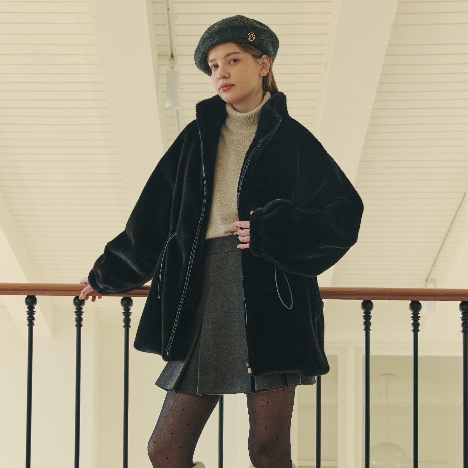 [제로스트릿]다우니 퍼 점퍼 DOWNY FUR JUMPER / BLACK