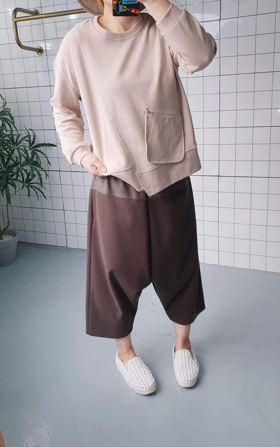 도톰한 스판 지퍼포켓 티셔츠 - 상세 이미지 5