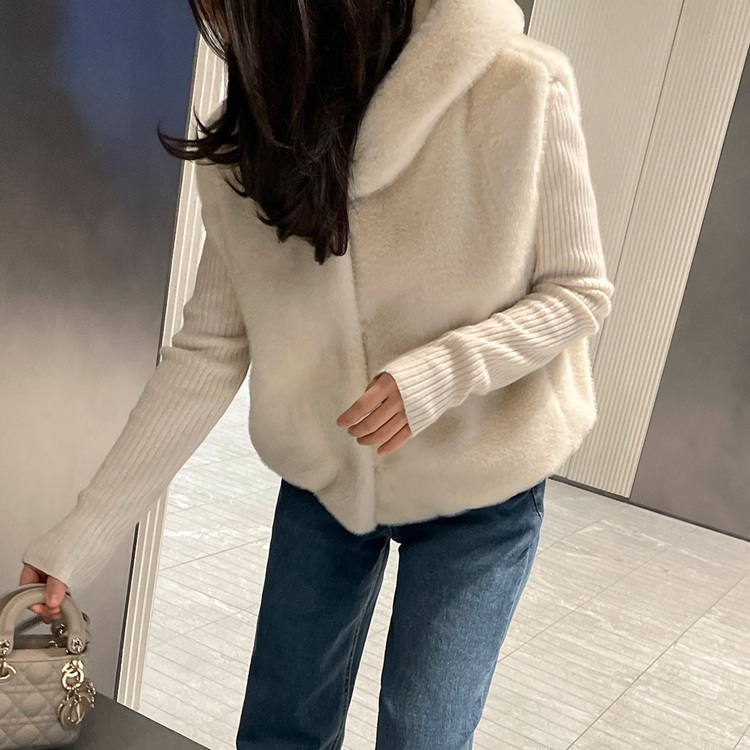 인조모피 따뜻한 루즈핏 페이크퍼 후드조끼 - 상세 이미지 4