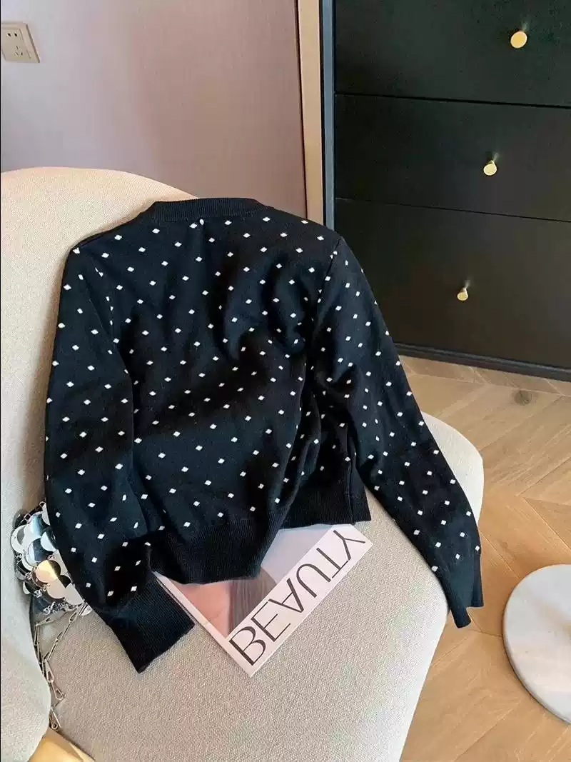 도트 짧은 가디건 루즈핏 땡땡이패턴 봄 가을 부드러운 귀여운 디자인 블랙 - 상세 이미지 3
