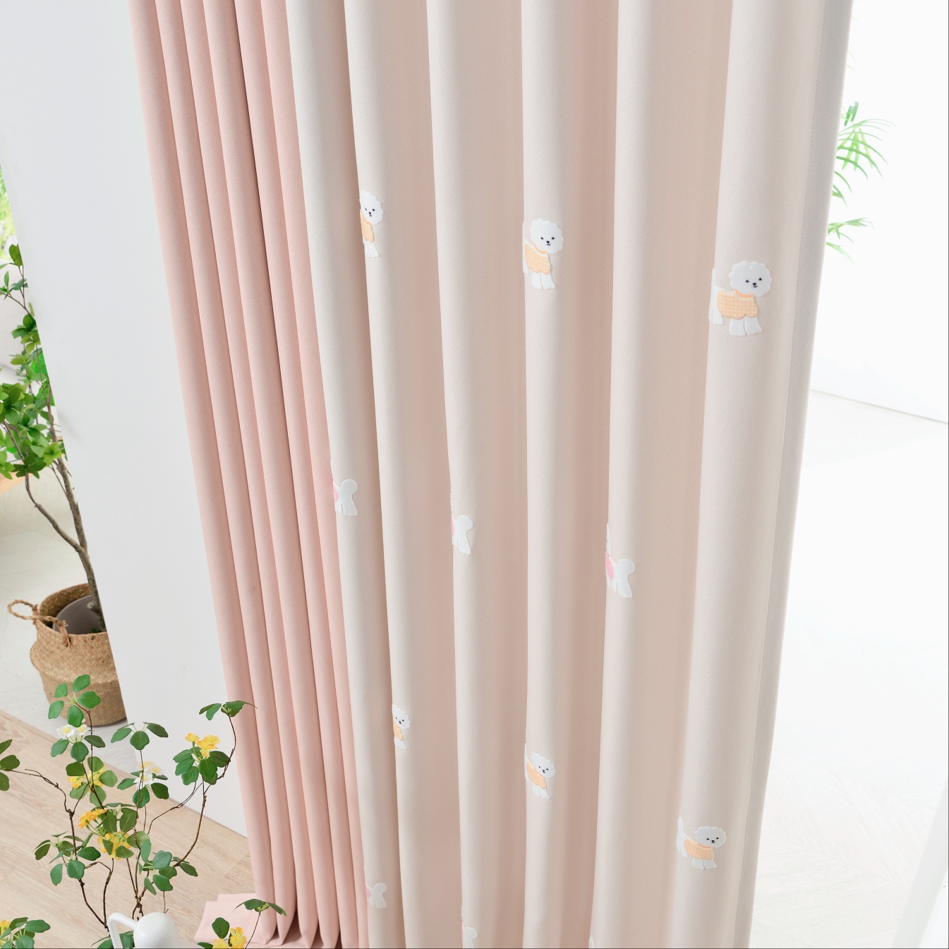 아르일랑 일상 암막 커튼 빛차단율80% 형상 기억 가공 1cm 나비주름 타입 비숑 프리제